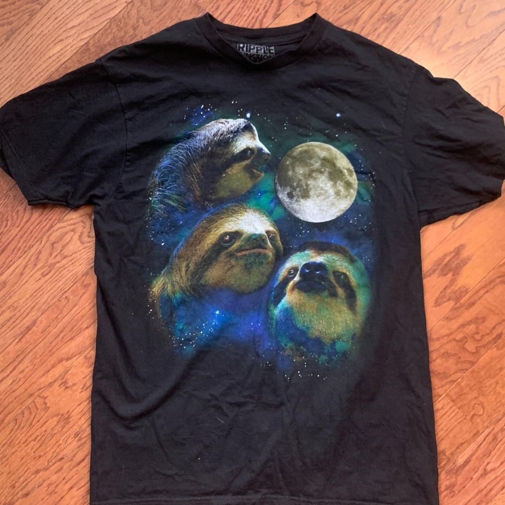 Graphic 3 sloths and moon shirt
